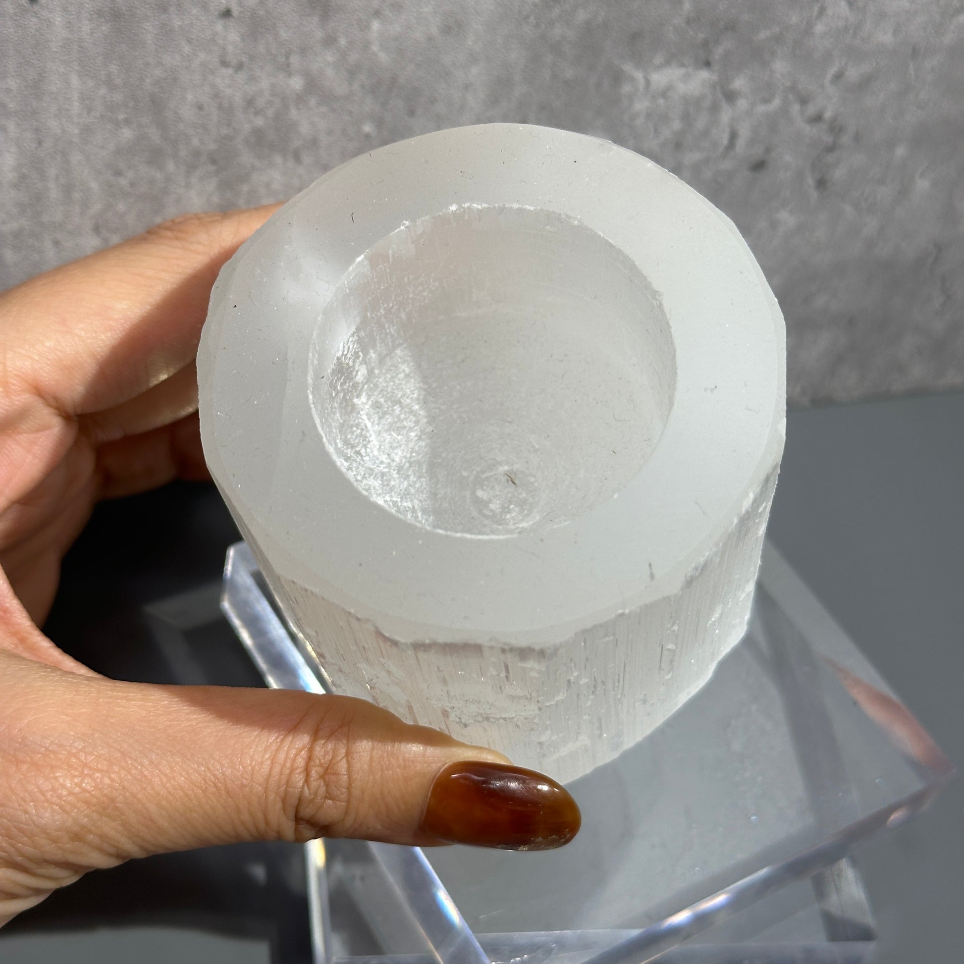 Selenite Candle Holder 透石膏燭台 | 燭台 candle-holder | 側面角度 side angle