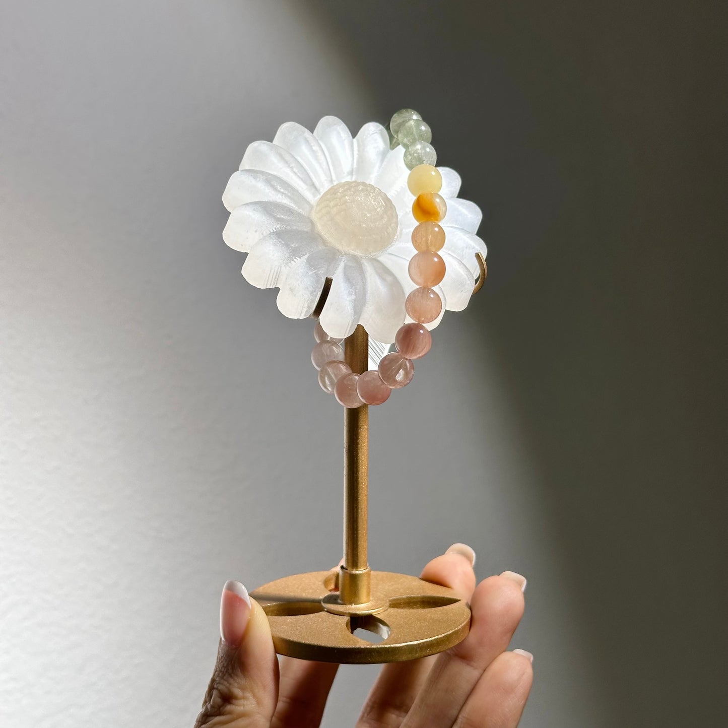 Selenite Flower 透石膏小花 | 小花 flower-piece | 側面角度 side angle