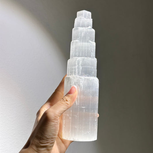 Selenite Tower(L) 透石膏柱(大) | 晶柱 crystal-point | 正面圖 front view