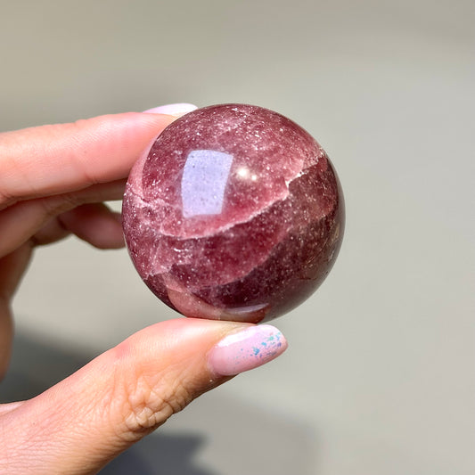 Strawberry Quartz Sphere 草莓晶球 | 水晶球 sphere | 正面圖 front view