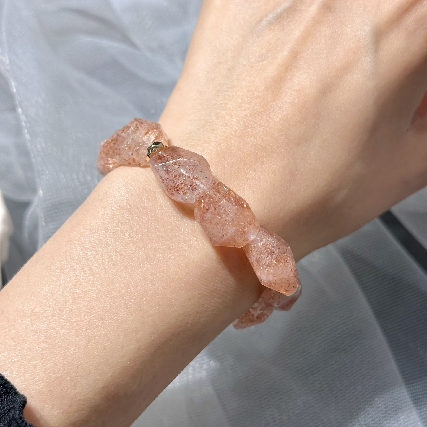 Sunstone Faceted Bracelet 太陽石切割款手串 | 手串 bracelet | 紋理特寫 texture detail