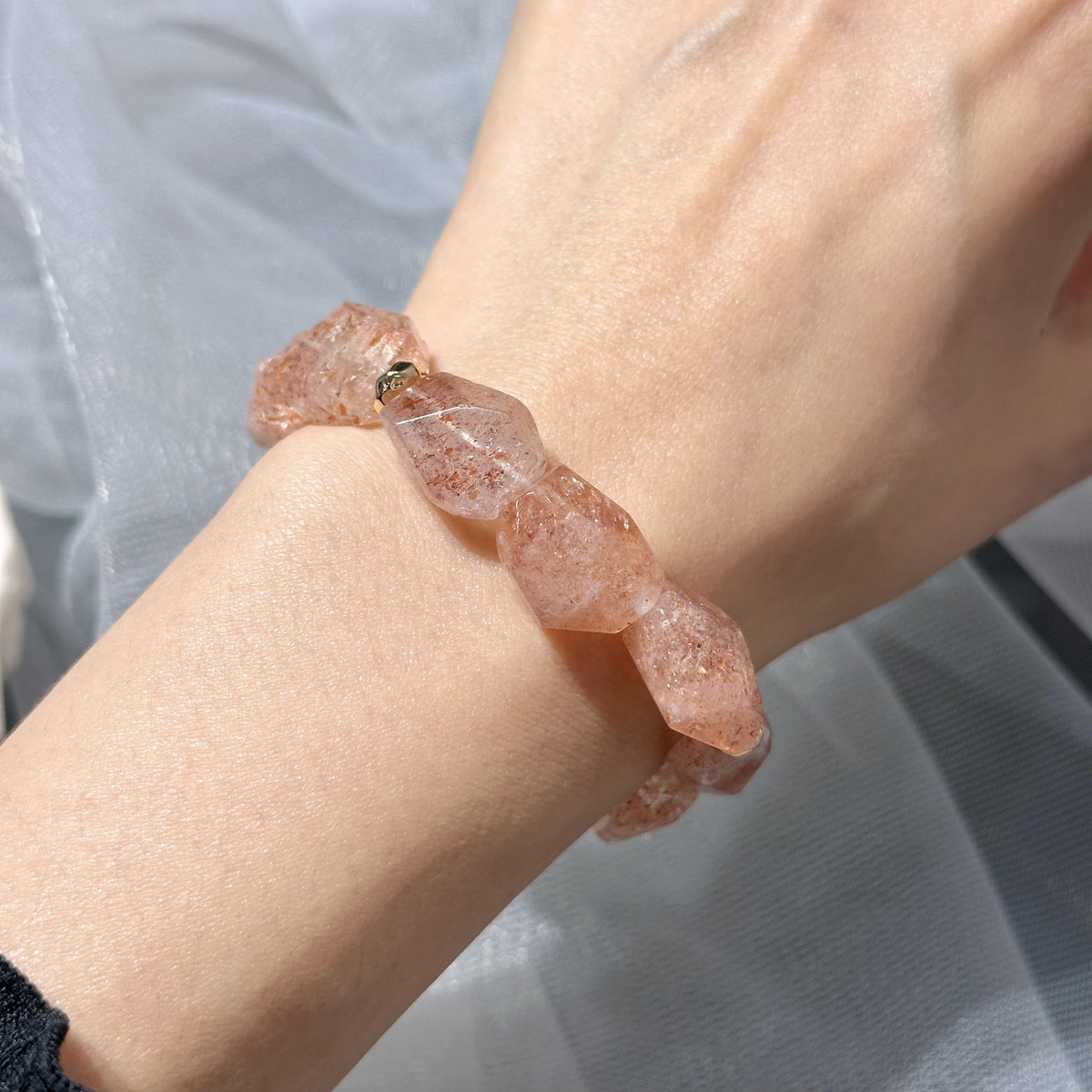 Sunstone Faceted Bracelet 太陽石切割款手串 | 手串 bracelet | 紋理特寫 texture detail