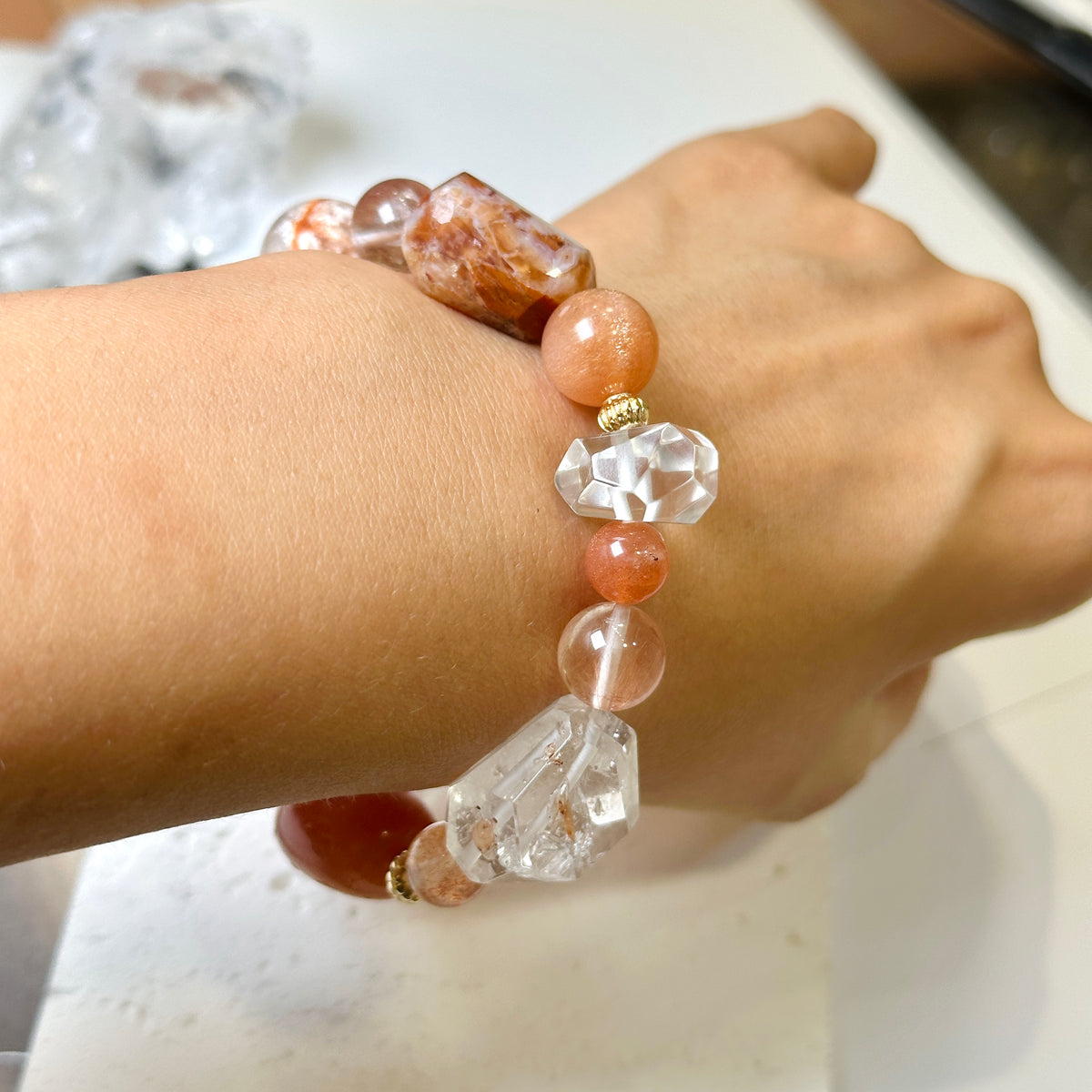 Sunstone & Skeleton Quartz & Rabbit Hair Quartz & Brandy Opal Design Bracelet 太陽石 骸骨水晶 兔毛水晶 絲雲母 設計款手串 | 手串 bracelet | 正面圖 front view