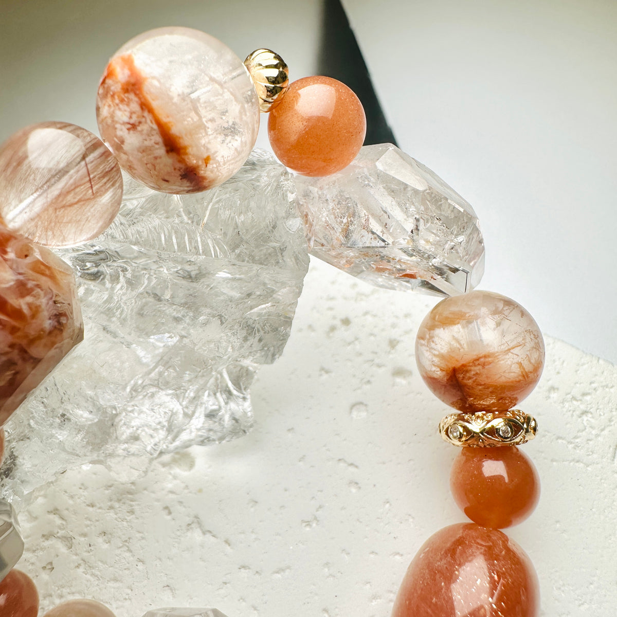 Sunstone & Skeleton Quartz & Rabbit Hair Quartz & Brandy Opal Design Bracelet 太陽石 骸骨水晶 兔毛水晶 絲雲母 設計款手串 | 手串 bracelet | 側面角度 side angle