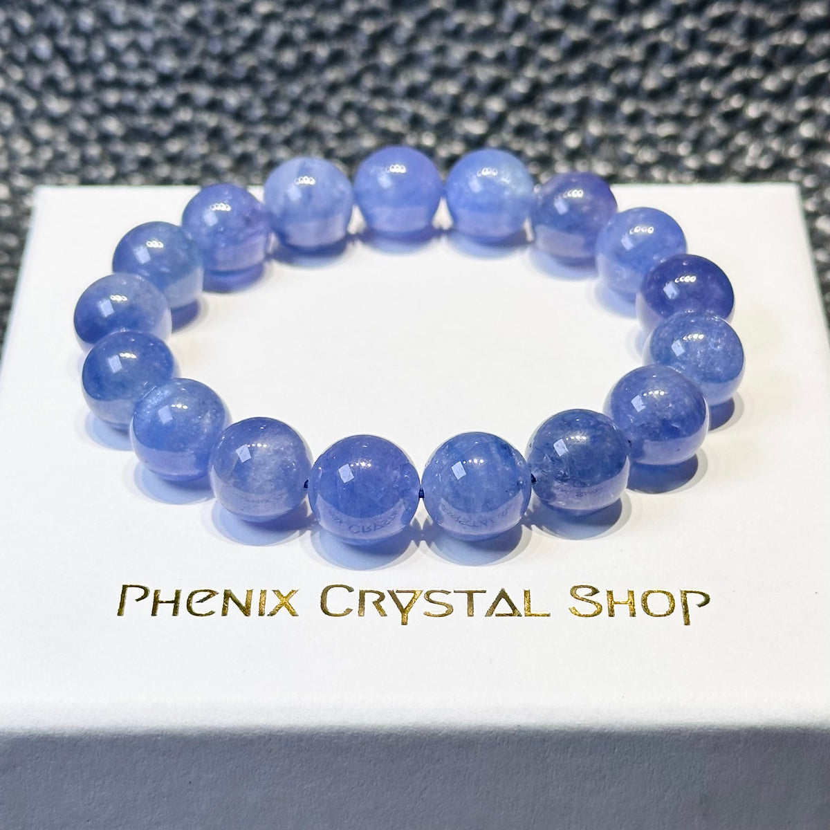 Tanzanite 坦桑石 | 原礦 raw-crystal | 正面圖 front view