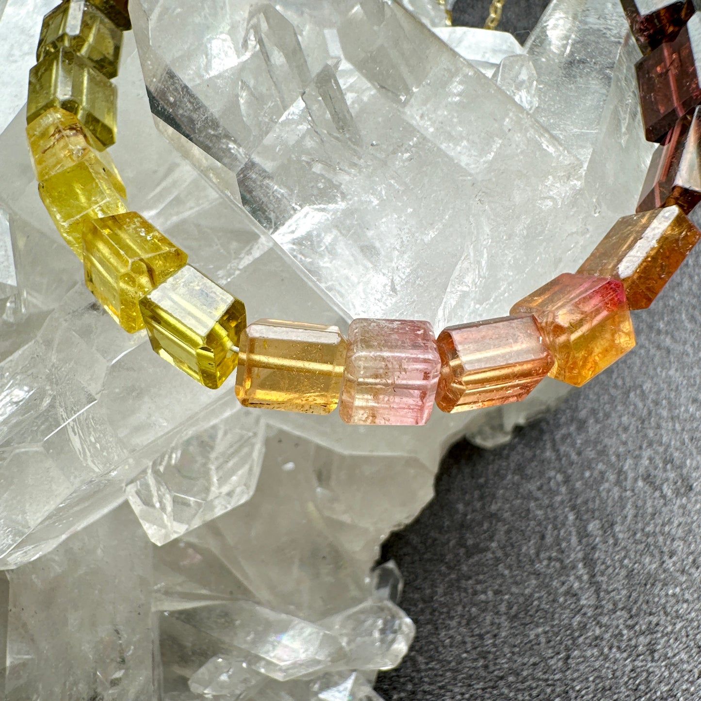 Tourmaline Bracelet 方形彩碧璽手鏈 | 手串 bracelet | 細節特寫 close up detail