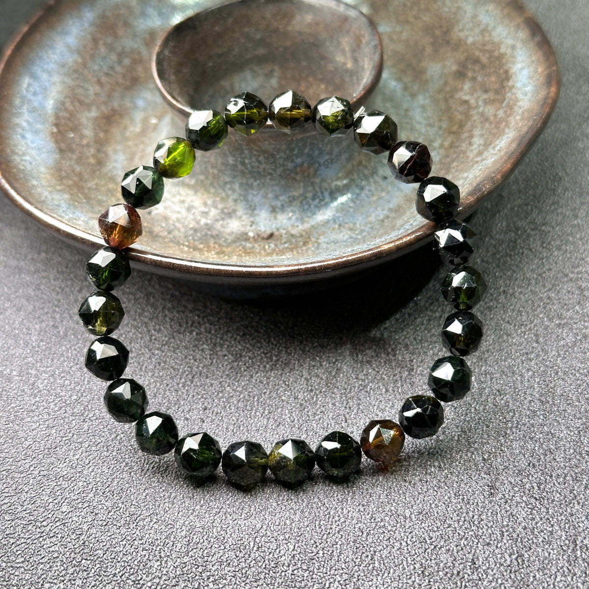 Tourmaline Starcut 黑玫瑰碧璽 | 星切水晶 star-cut-crystal | 正面圖 front view