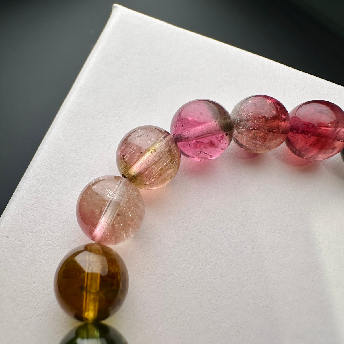Watermelon Tourmaline 彩色西瓜碧璽 | 原礦 raw-crystal | 側面角度 side angle