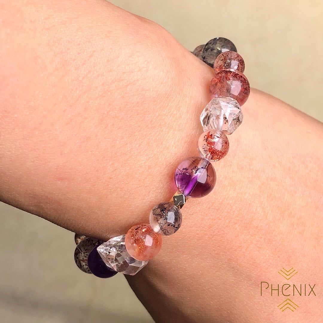 Herkimer Diamond Super Seven Bracelet 超七閃靈鑽 水晶手串 | 手串 bracelet | 紋理特寫 texture detail